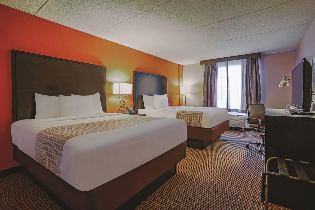 Holiday Inn & Suites Philadelphia-Runnemede/Exit 3-New Jersey Turnpike Экстерьер фото