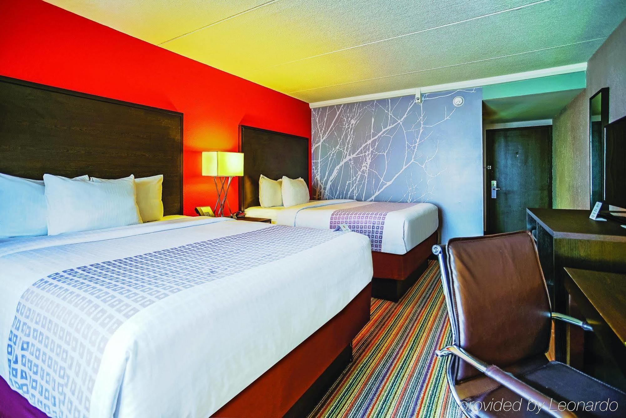 Holiday Inn & Suites Philadelphia-Runnemede/Exit 3-New Jersey Turnpike Экстерьер фото