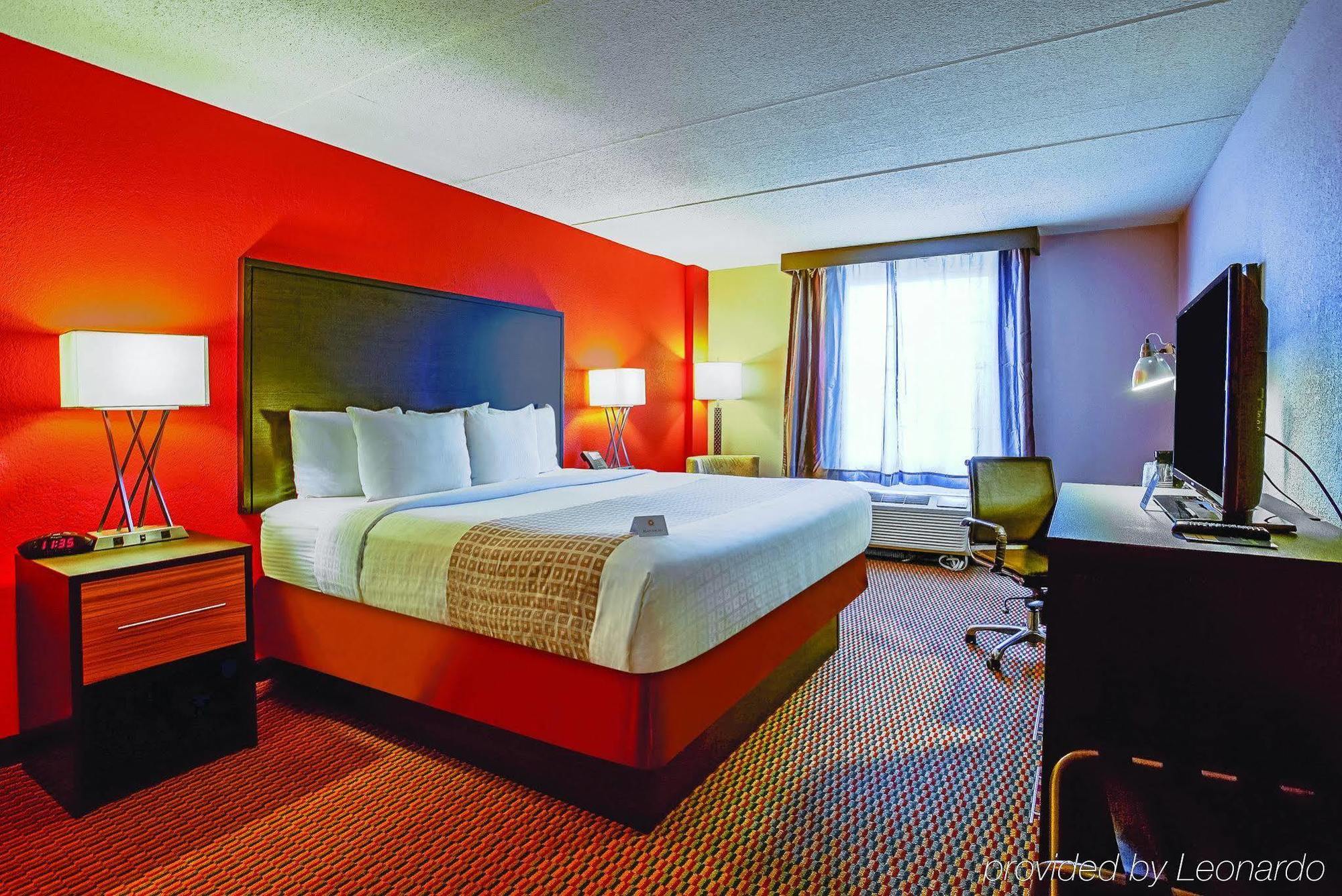 Holiday Inn & Suites Philadelphia-Runnemede/Exit 3-New Jersey Turnpike Экстерьер фото