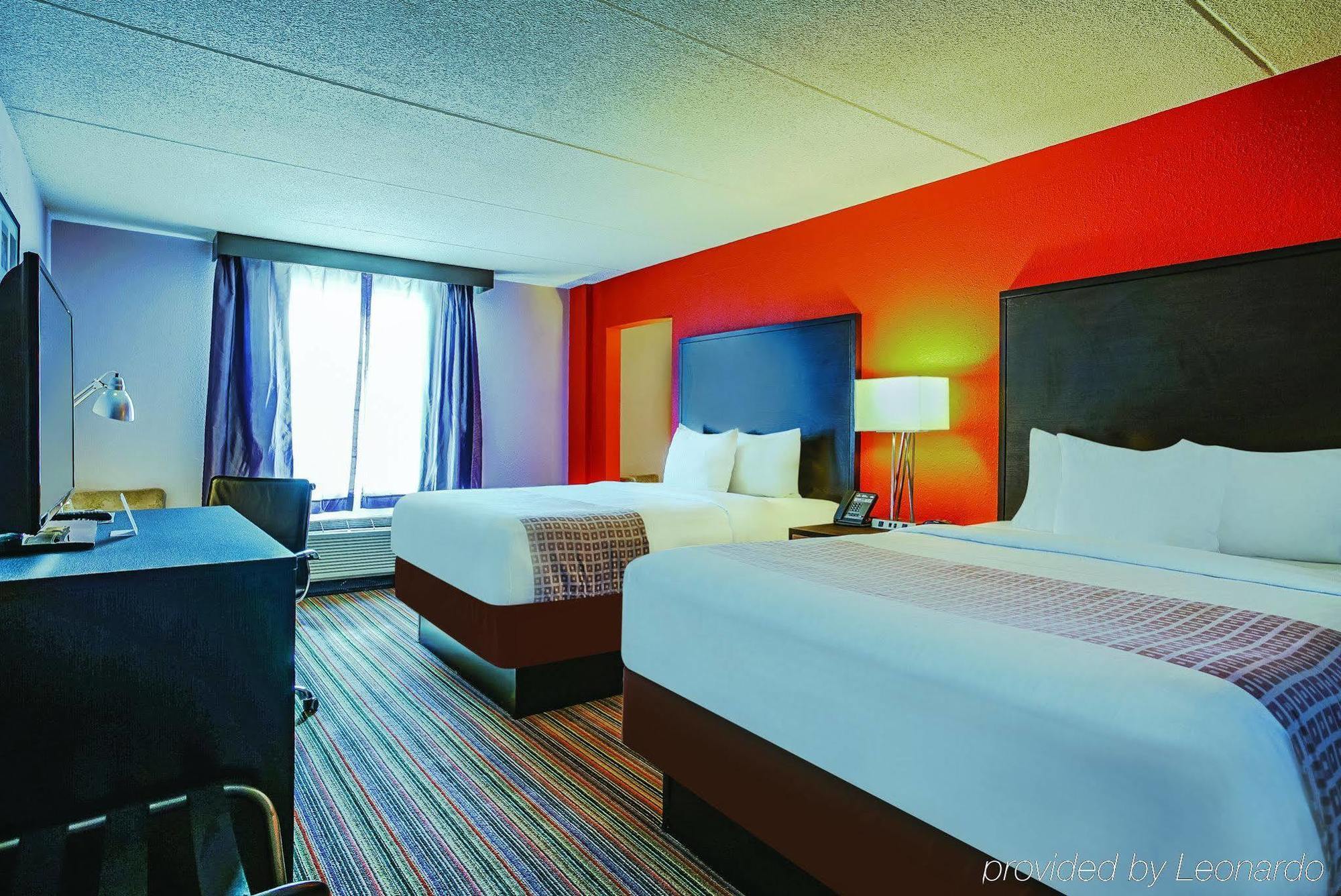 Holiday Inn & Suites Philadelphia-Runnemede/Exit 3-New Jersey Turnpike Экстерьер фото