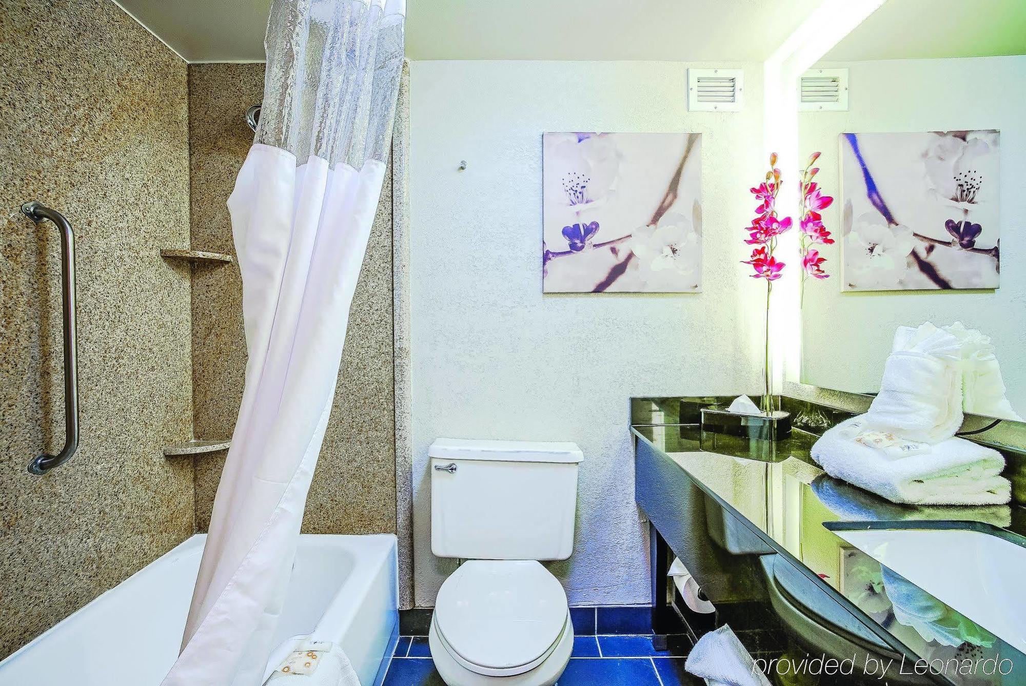 Holiday Inn & Suites Philadelphia-Runnemede/Exit 3-New Jersey Turnpike Экстерьер фото