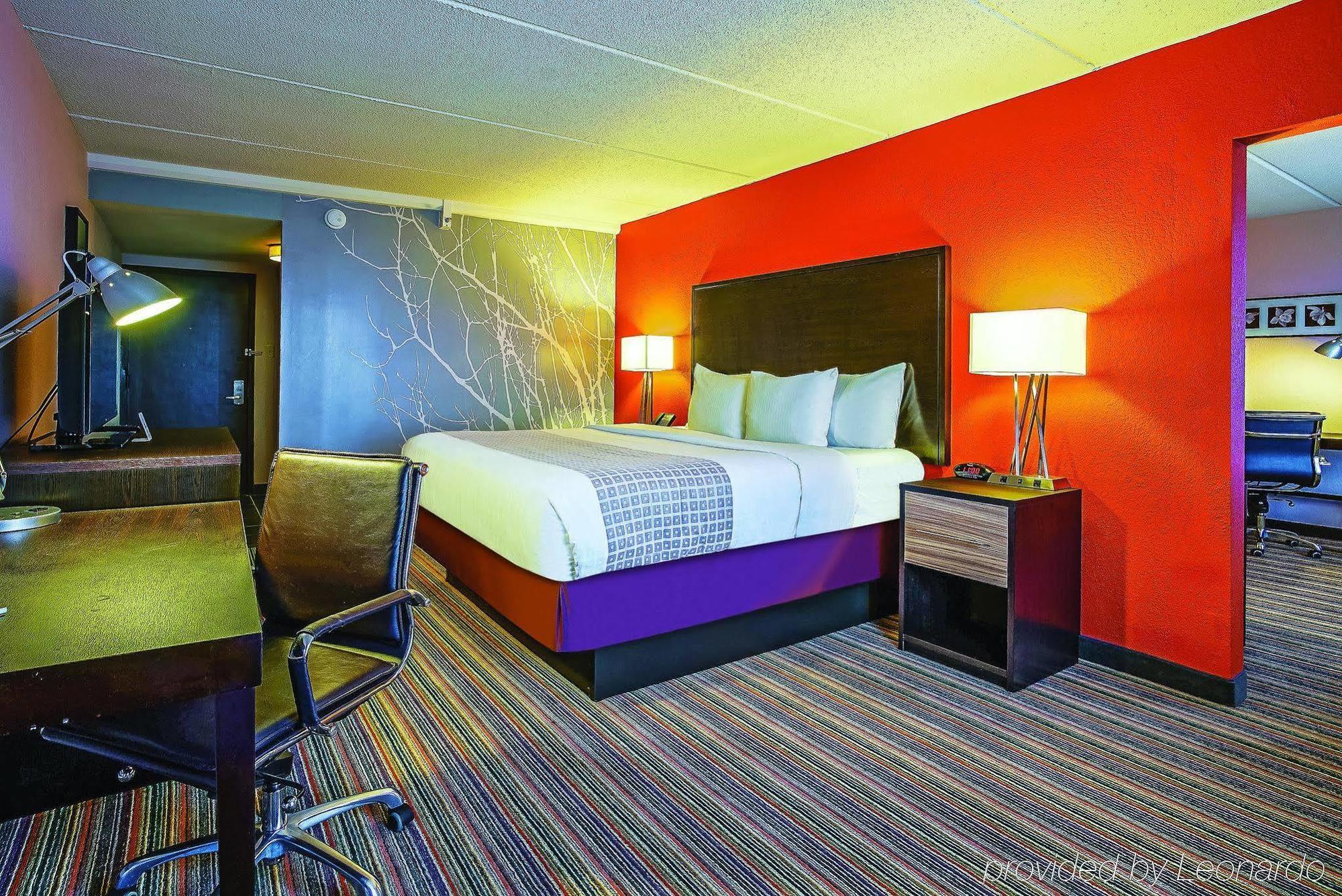 Holiday Inn & Suites Philadelphia-Runnemede/Exit 3-New Jersey Turnpike Экстерьер фото