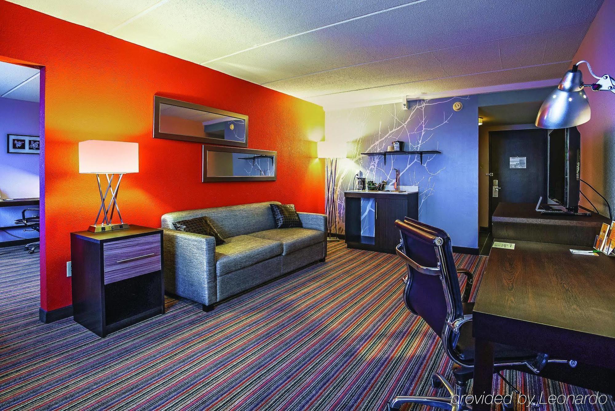 Holiday Inn & Suites Philadelphia-Runnemede/Exit 3-New Jersey Turnpike Экстерьер фото